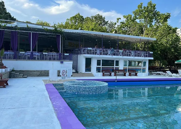 Appartamento парк-хотел рива *